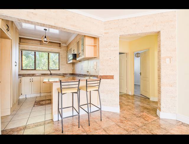 2 BEDROOM APARTMENT TO LET IN MELROSE NORTH